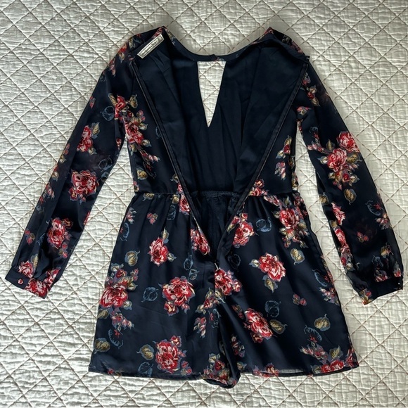 Abercrombie & Fitch floral romper - Picture 4 of 6